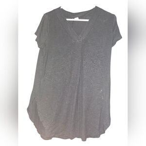 7/82. Old Navy Black Short Sleeve V-Neck Tee
